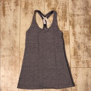Black and white T backed tank/size 4/Lulu lemon